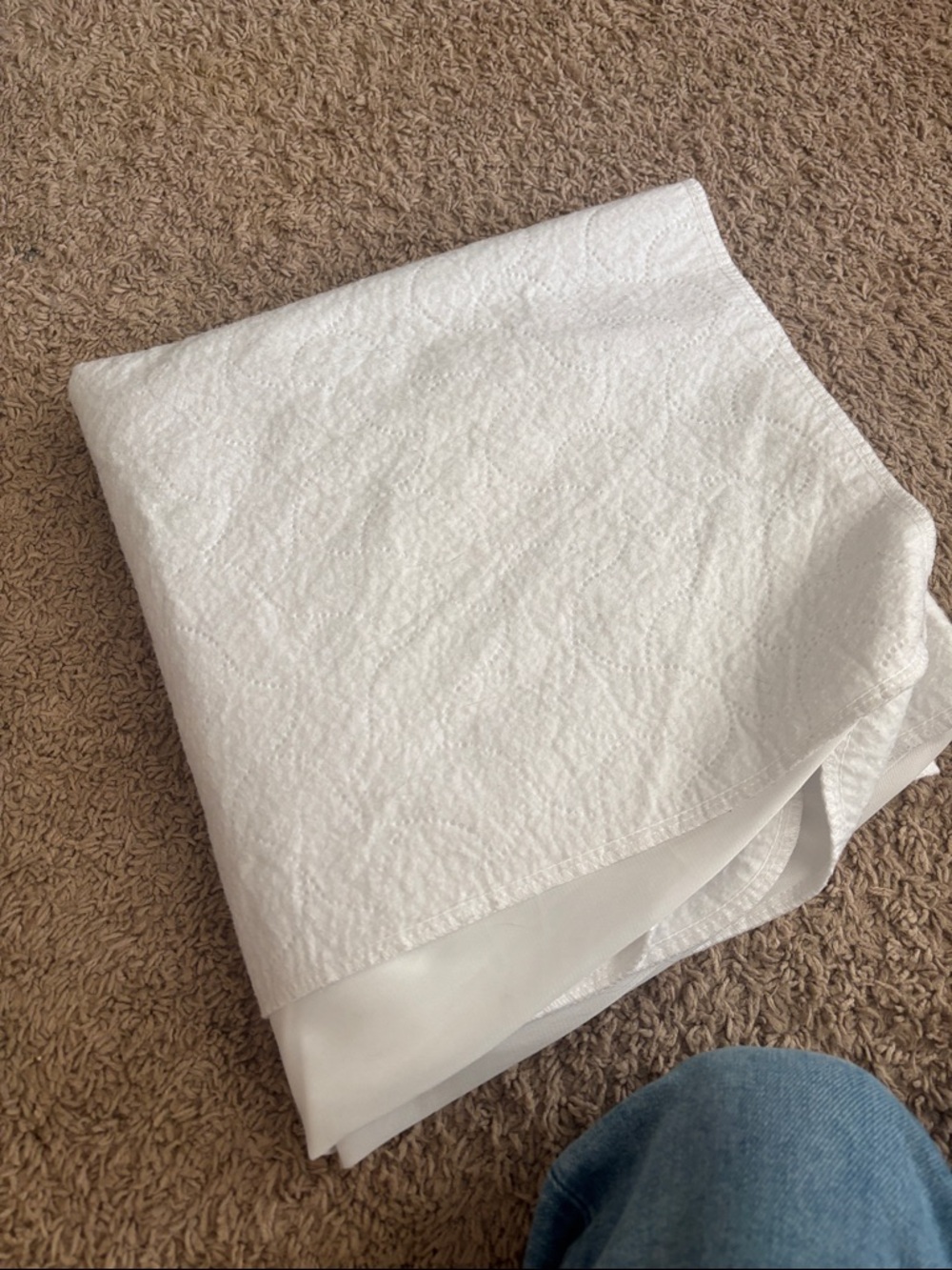 Quilted White Mattress Protector with Waterproof Backing-toddler bed /crib NWOT